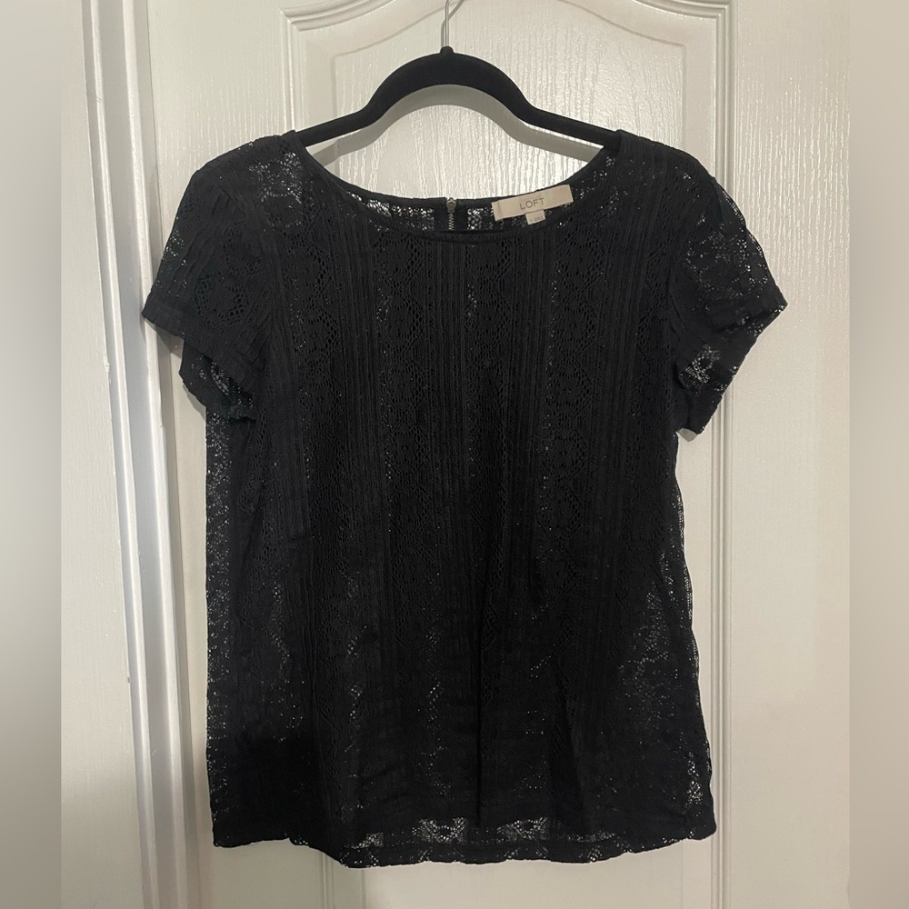 Ann Taylor Loft black crochet crew neck top size S (fits like a M)